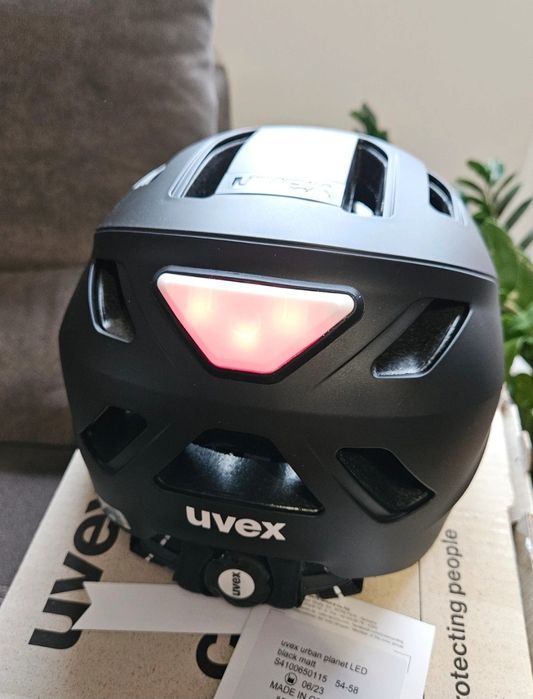 Vând casca led Uvex 56 cm mărimea S
