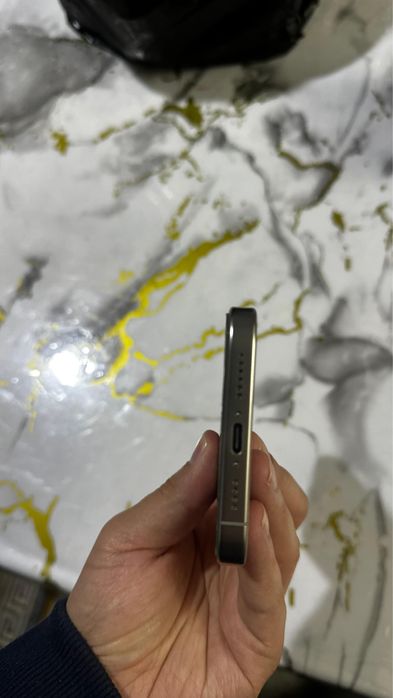 Продам Iphone 16pro max 256