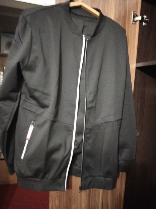 Продам спортивный костюм