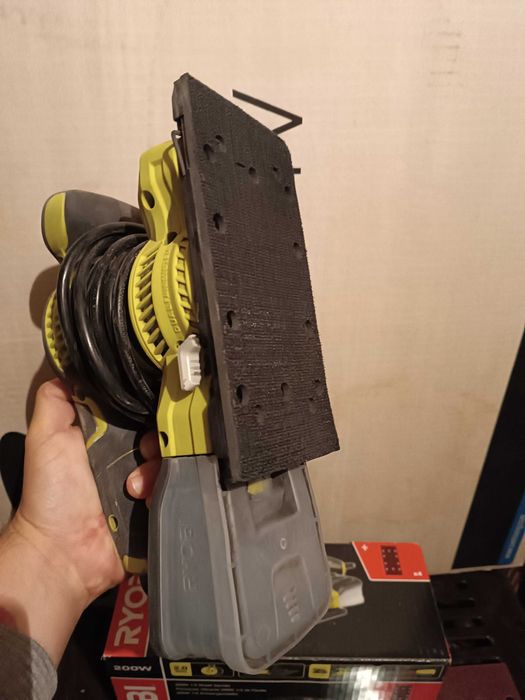 Виброшлайф Ryobi 200w