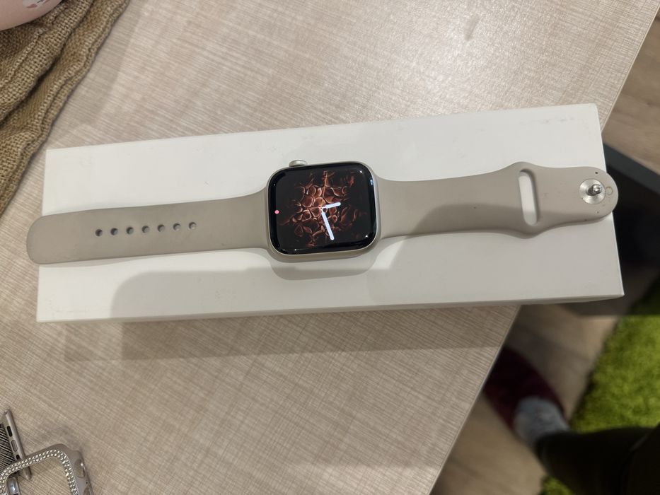 Apple Watch Series 9 - 45mm Starlight (алуминий)