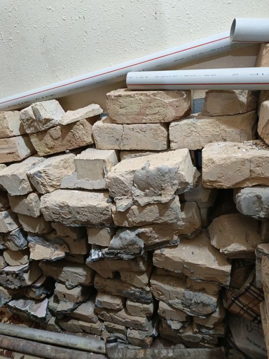 отдам даром кирпичи