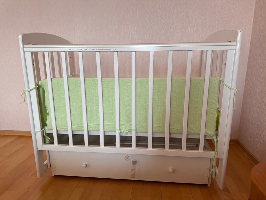 Детская кроватка