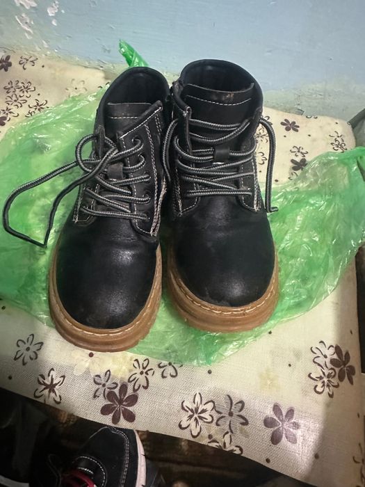 Bolalar oyoq kiyimlari