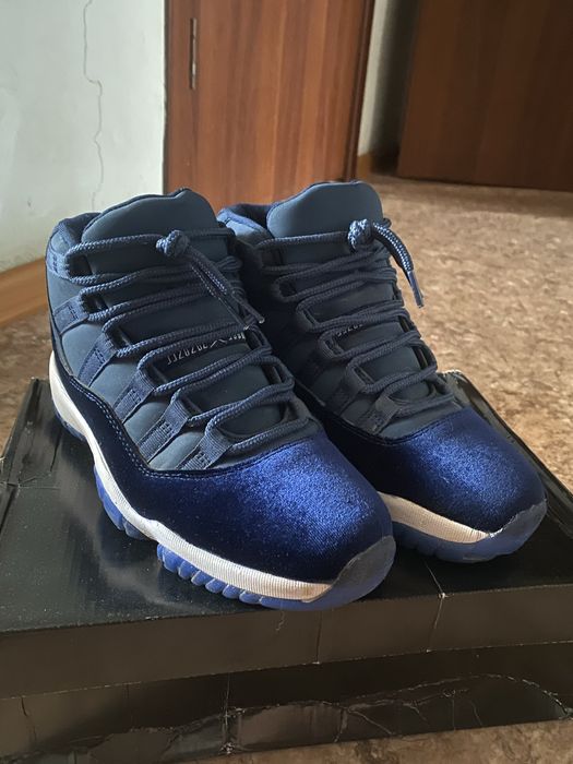 Продам кроссовки air jordan 11