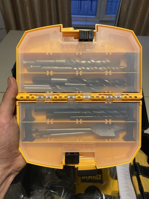 Перфоратор DeWalt девольт дэвольт