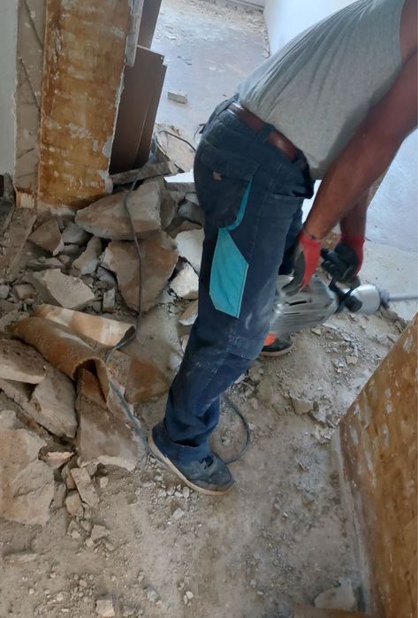 DECOPERTARI , Debarasāri moloz si  moluz decopertāri, echipā rapidā