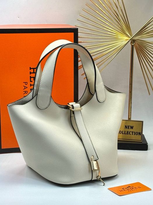 Geanta Hermes noua !!! Dimensiuni 34/21 !!!