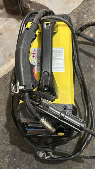 Инверторен телоподаващ заваръчен апарат с възможност за СО