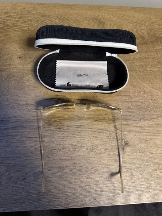 Оригинални Ray-Ban слънчеви очила – отлично състояние + калъф и кърпичка