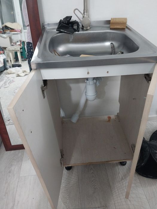 продам кухонный гарнитур низ