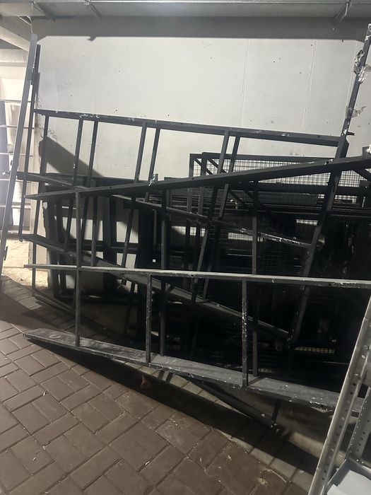 Продается перегородки полки железные