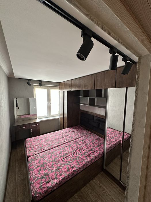 Продаётся 2-комнатная квартира в центре Чирчика, рядом со школой №8!