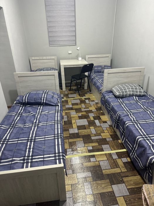 Qaroqchi xotinini erini koz ongida sikayotgani porno video.