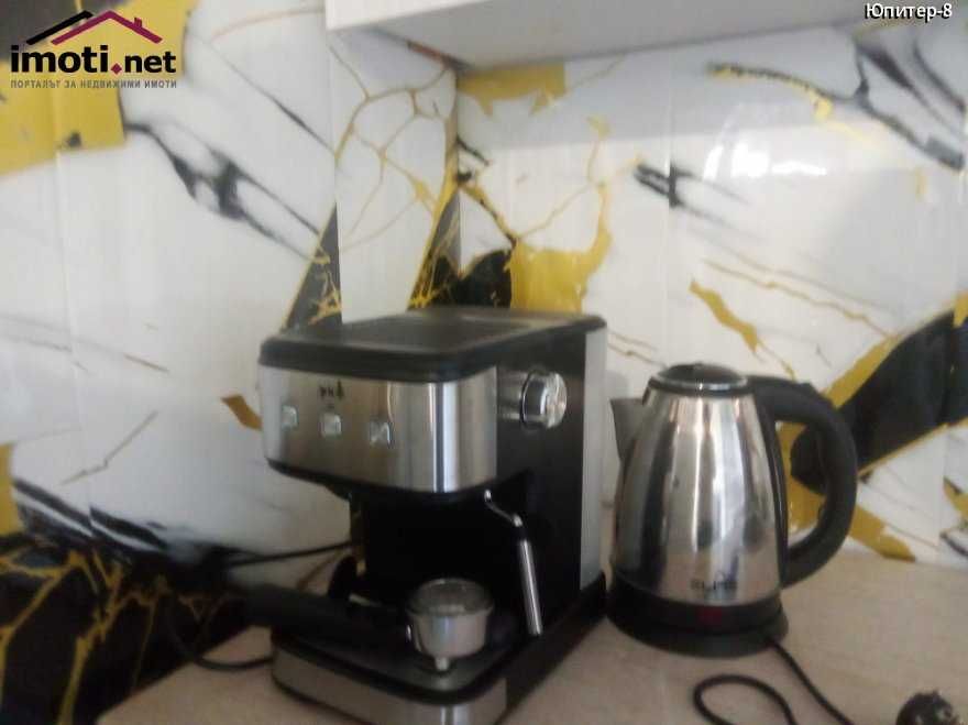 На море в бунгало Кариани на 300 м. от брега- 40 евро.