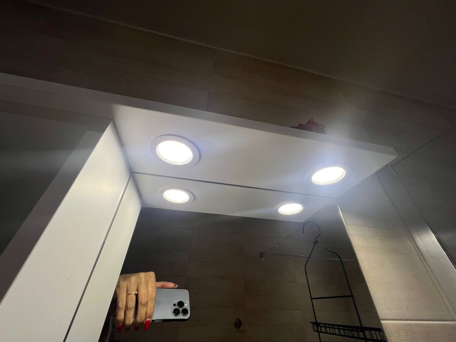 Dulap de baie cu lumini