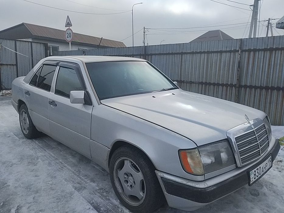 Мерседес Бенс Е220