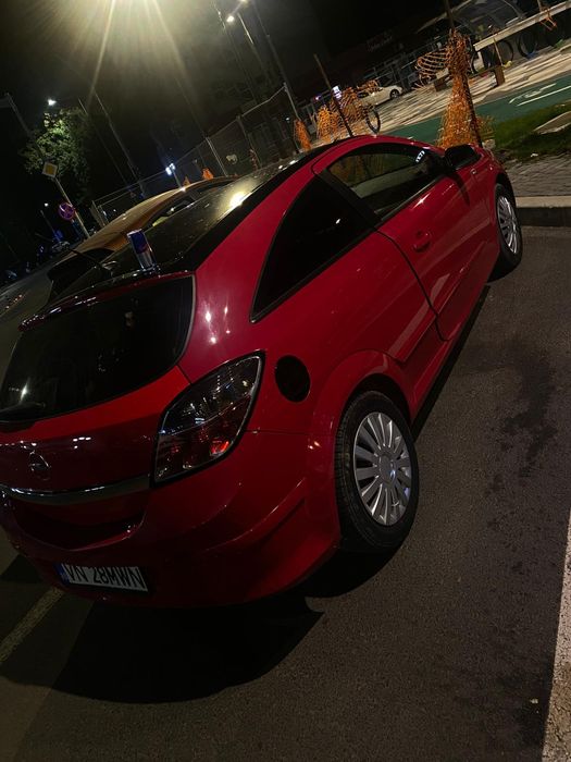 Opel Astra GTC 105 cai