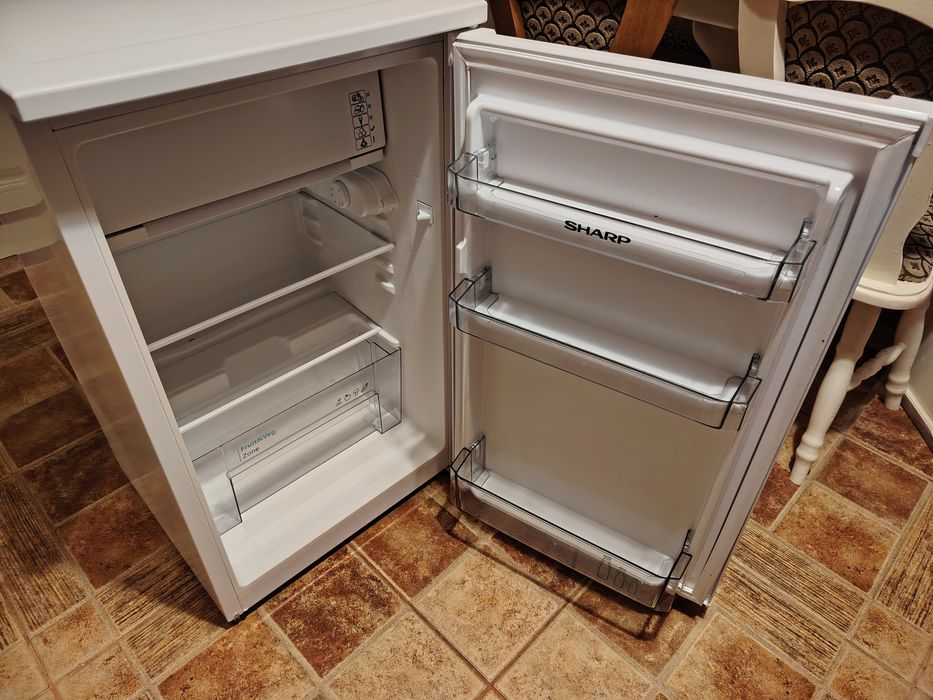 Frigider Sharp impecabil