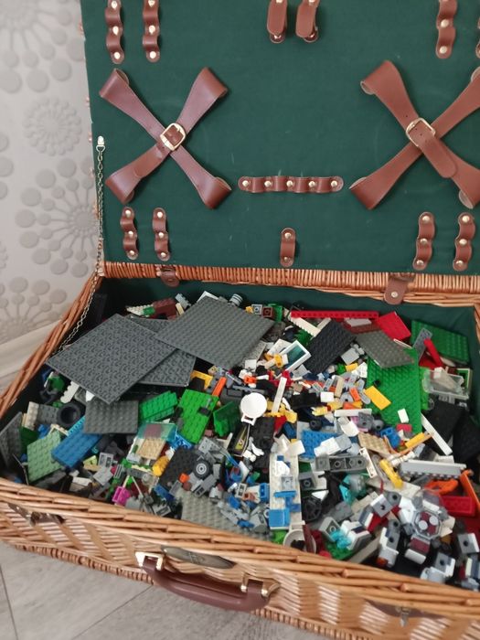 Продам лего и детали