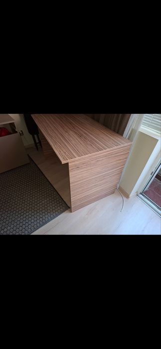 Продавам голямо бюро 120/70