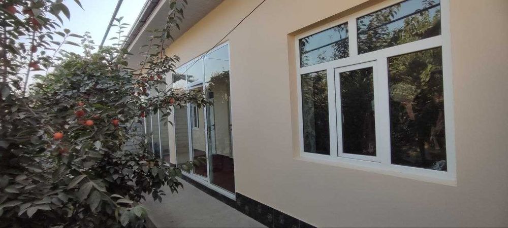 Hovli uy sotiladi avangart sentrda