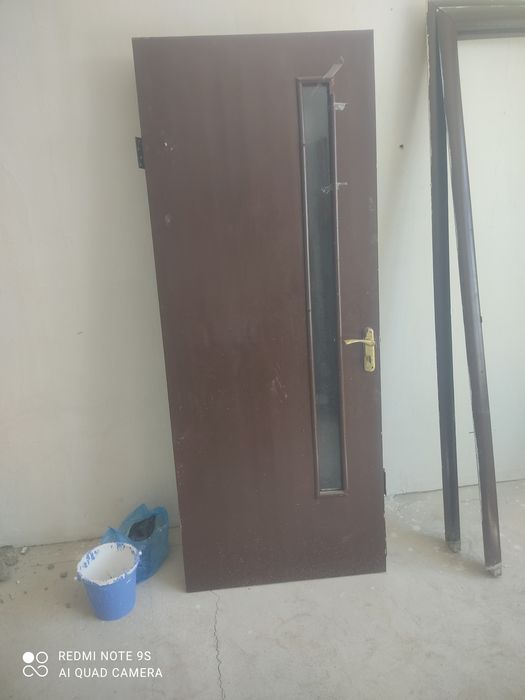 Есік сатылады б/у