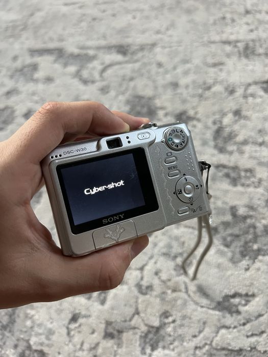 Фотоаппарат Sony Cybershot W30