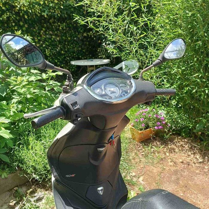Piaggio Fly 50 скутер