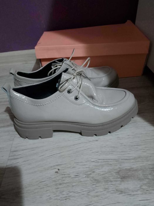 Дамски модерни обувки