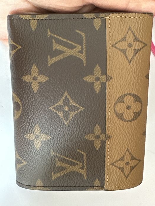 Vand portofel loius vuitton. Original in stare foarte buna