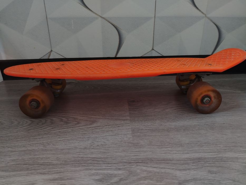 Пенниборд в двух расцветках