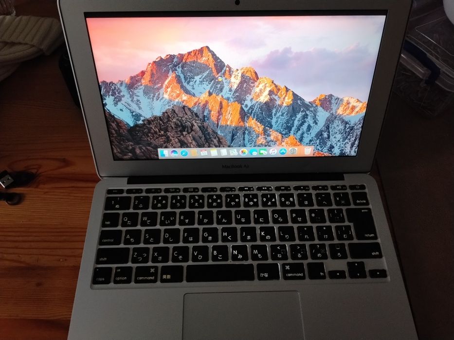 MacBook Air 11” (Mid 2013) – Stare bună
Vând MacBook Air 11 inch (Mid