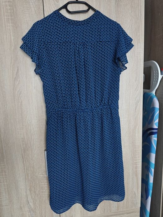 Vând două rochii mărimea 40 (împreună la 50lei)