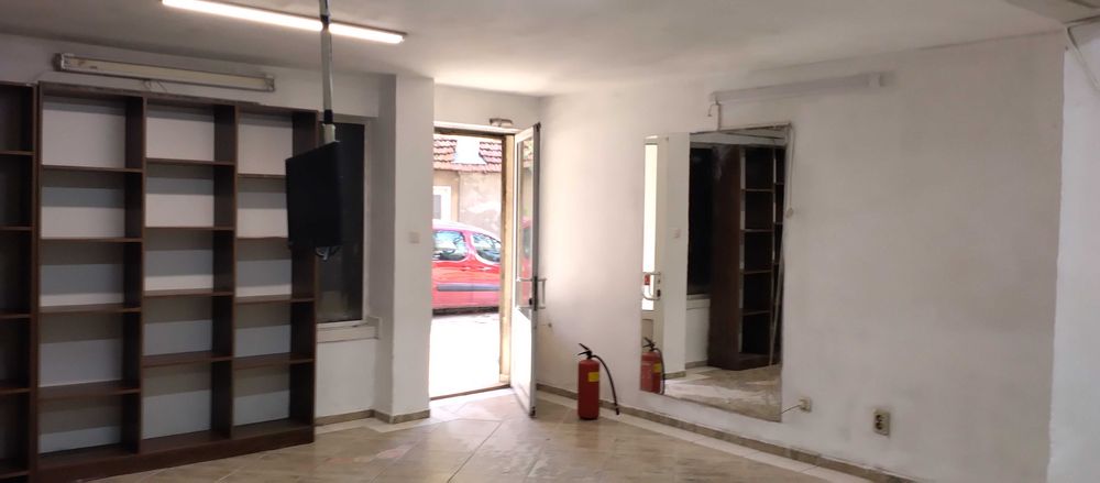 Дава се под наем Магазин в Варна, Колхозен пазар - 60 кв.м за 408 € - Снимка #2