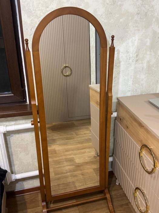 Напольное двухстороннее зеркало