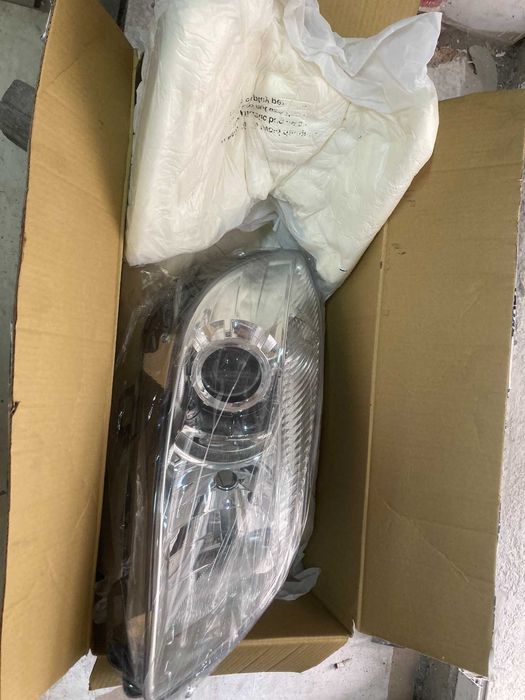 Разпродажба на склад за авточасти. Светлини и едрагабаритни части.