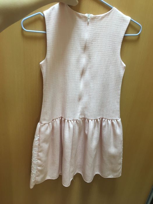 Платье на девочку новое на 9-10