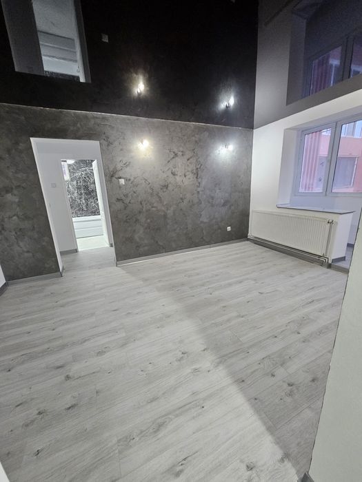 Apartament 2 camere,etaj 2, renovat, zona ultracentrală