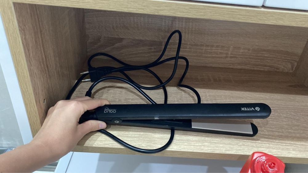 Продам утежок ( выпрямитель) для волос
