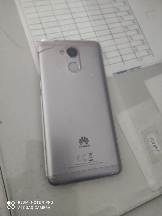 Продам HUAWEI 20000тг