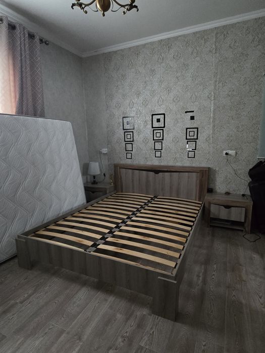 Срочно! Кровать + матрас + тумбочки недорого