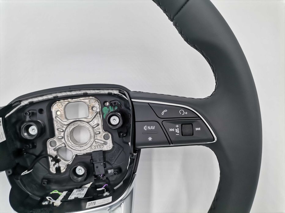 Нов Черен Кожен Волан Audi Q2 GA 81A 81A419091AE