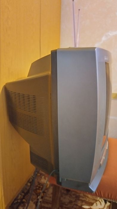 Телевизор LG Golden Eye ll