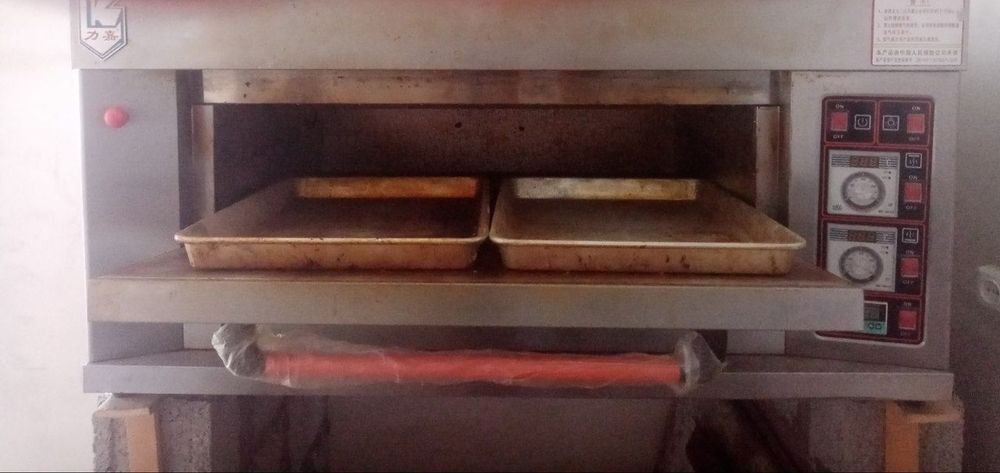 Бухонка пишириш печи сотилади