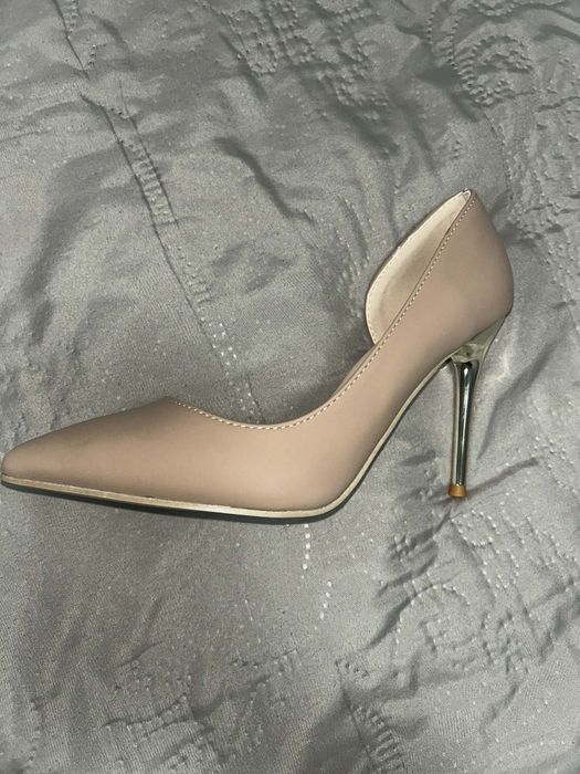 Обувки на ток ....