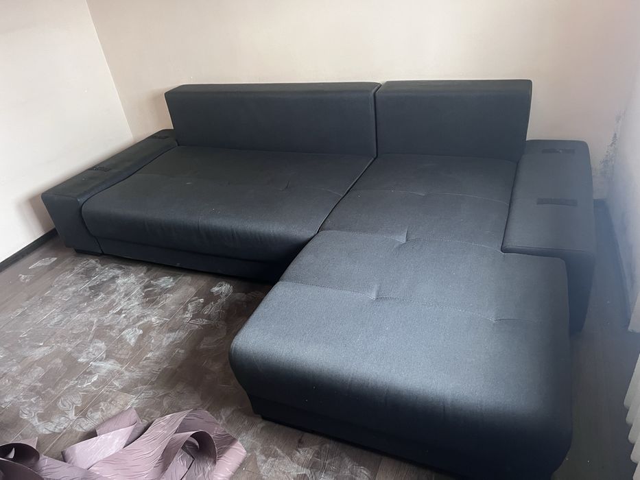 Vând doua canapele extensibile