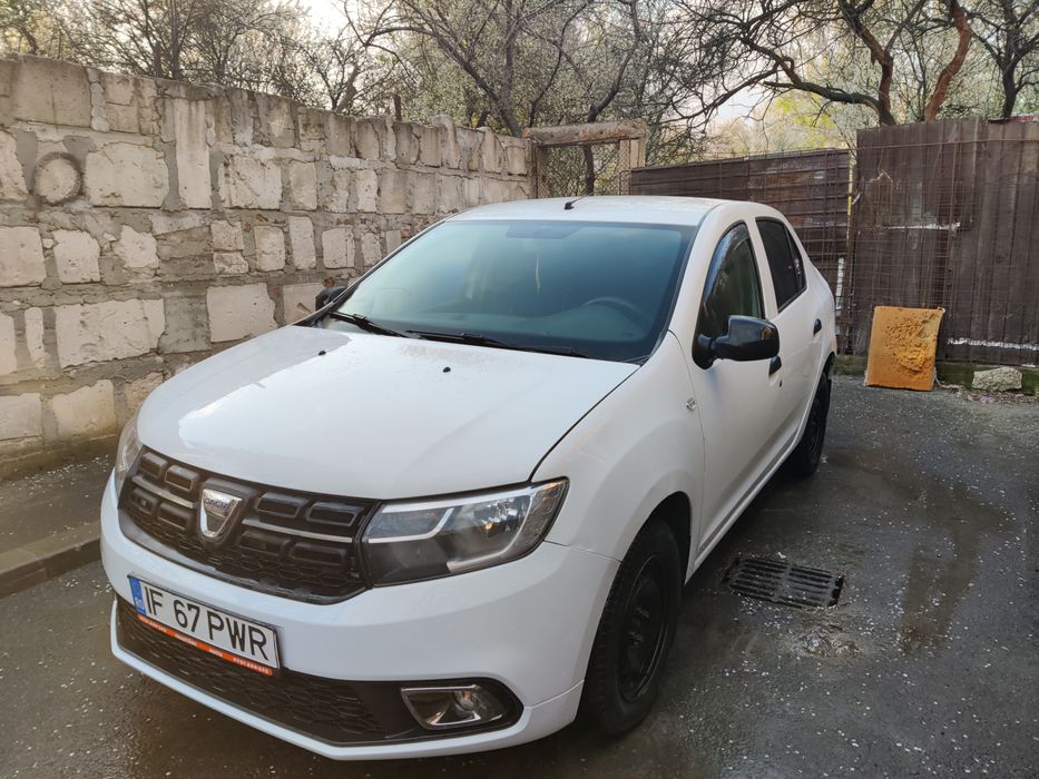 Vând Dacia Logan