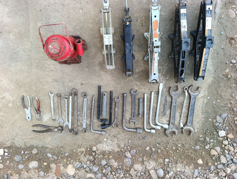 Дамкрат сотилади.