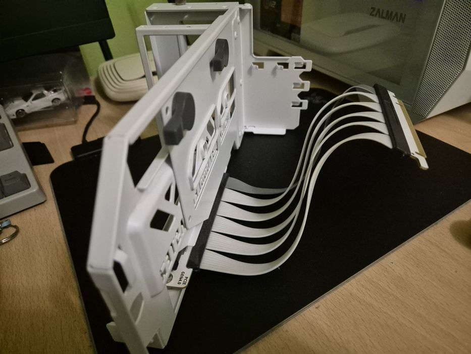 Стойка за вертикален монтаж Cooler Master v3